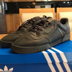 Yeezy Powerphase | Black | size-11